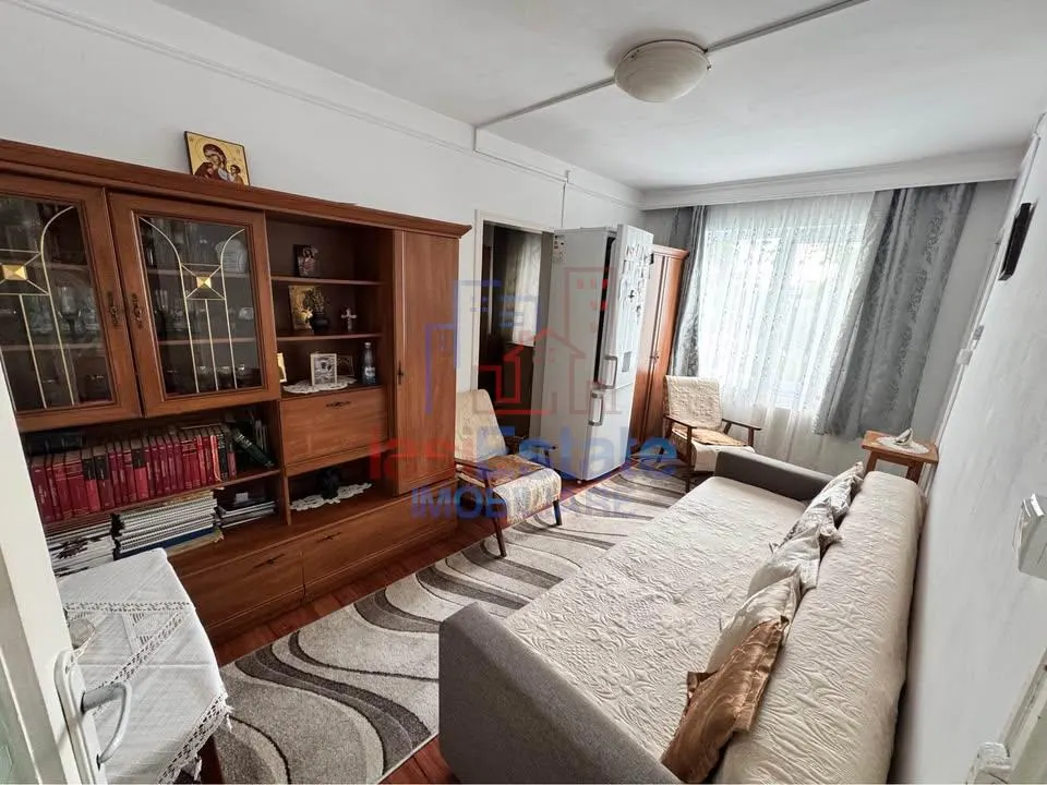 Apartament 2 camere in zona Tatarasi - foto 1