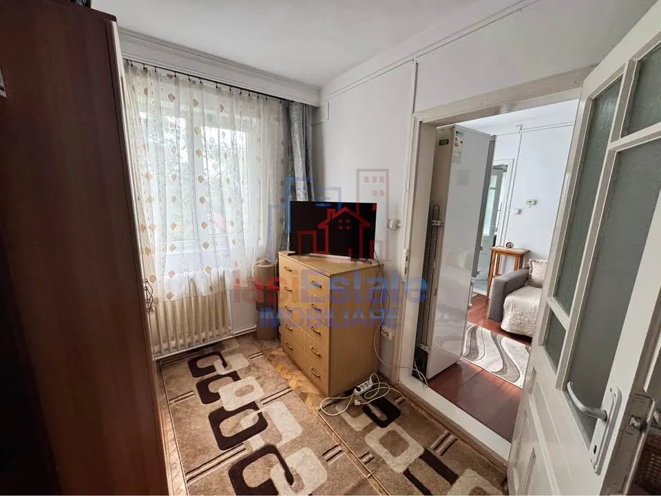 Apartament 2 camere in zona Tatarasi - foto 3