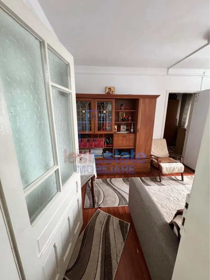 Apartament 2 camere in zona Tatarasi - foto 4