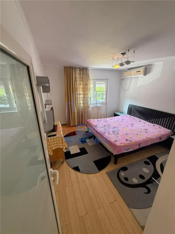 Apartament decomandat 3 camere - foto 1