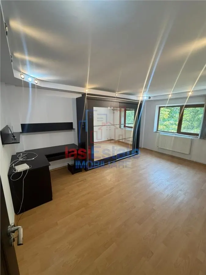 Rond Vechi - Nicolina Apartament 2 camere decomandat - foto 3