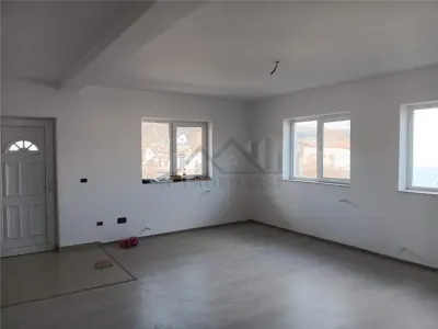 Visani, APARTAMENT 4CD la casa cu teren si toate utilitatile - foto 2
