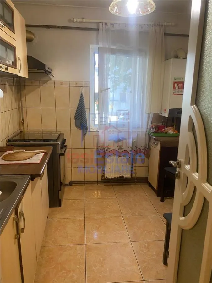 Apartament 4 camere zona Nicolina - foto 2