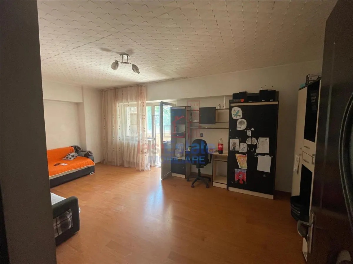 Apartament 3 camere, etaj 1, zonă liniștită – Nicolina - foto 1