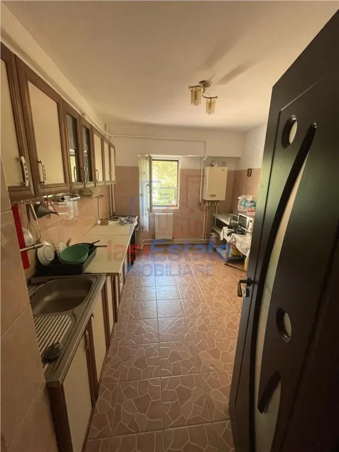 Apartament 3 camere, etaj 1, zonă liniștită – Nicolina - foto 3