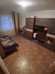 Apartament spațios cu 4 camere, decomandat, la parter - Galata - Iasi