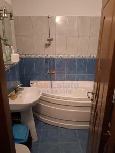 Apartament spațios cu 4 camere, decomandat, la parter - Galata - foto 6