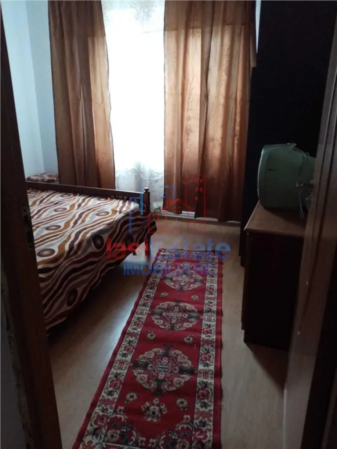Apartament 3 camere la etajul 1 într-o zonă liniștită din Păcurari - foto 2