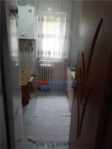 Apartament 3 camere la etajul 1 într-o zonă liniștită din Păcurari - foto 4