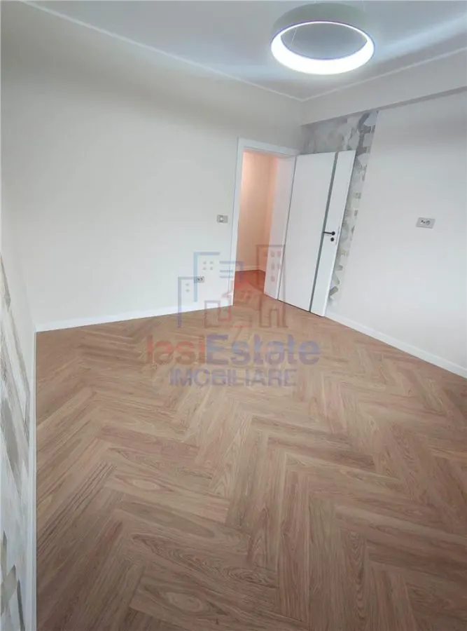 Ocazie - Copou - Parc - Apartament 4 camere cu garaj si boxa - foto 6