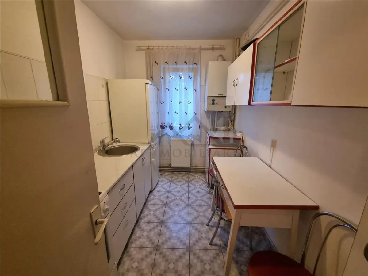Apartament cu 2 camere Podu Ros - foto 8