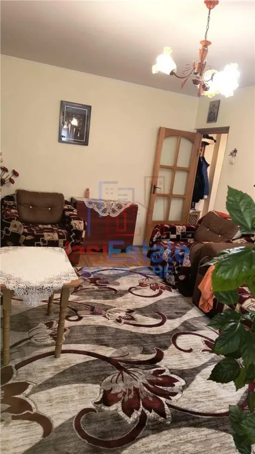 Zona Nicolina Apartament 3 camere - foto 2
