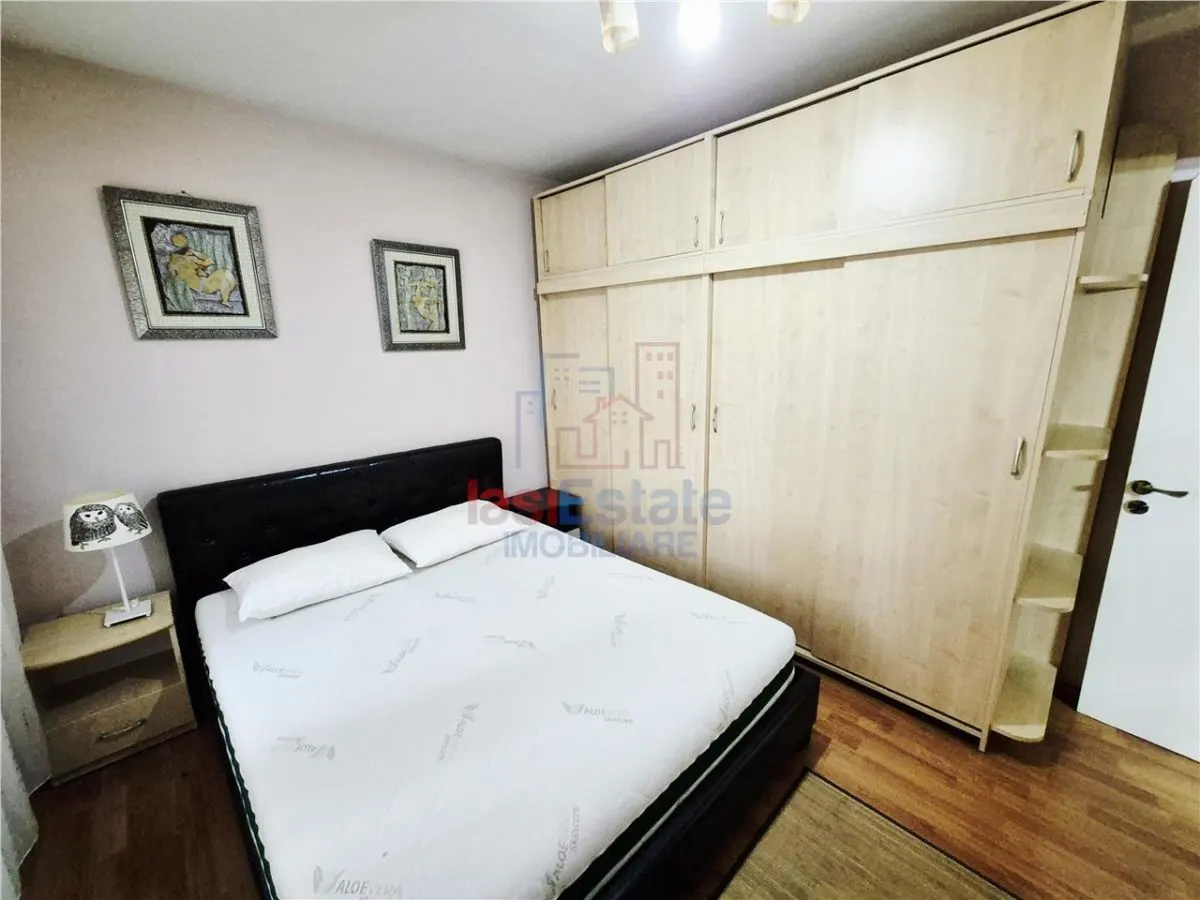 Apartament cu 3 camere zona Podu Ros - foto 4