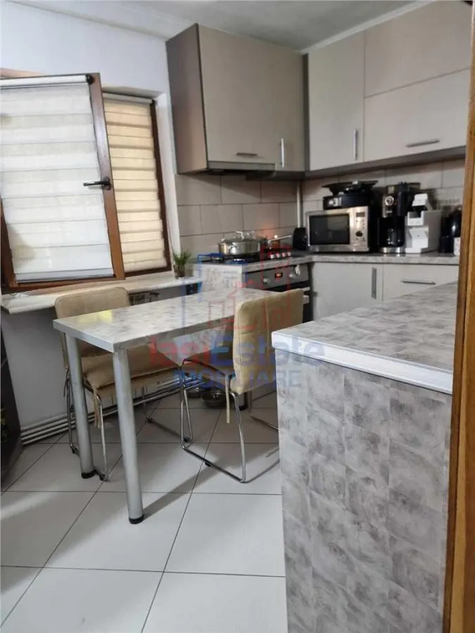 Apartament 4 camere cartier Nicolina - foto 7