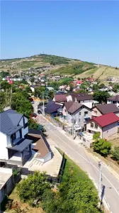Casa de vanzare cu priveliste frumoasa - Iasi