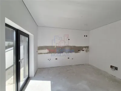 Casa de vanzare cu priveliste frumoasa - foto 7