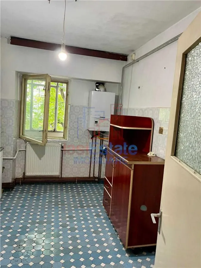 Ocazie rara - Apartament 3 camere zona Targu Cucu - foto 1