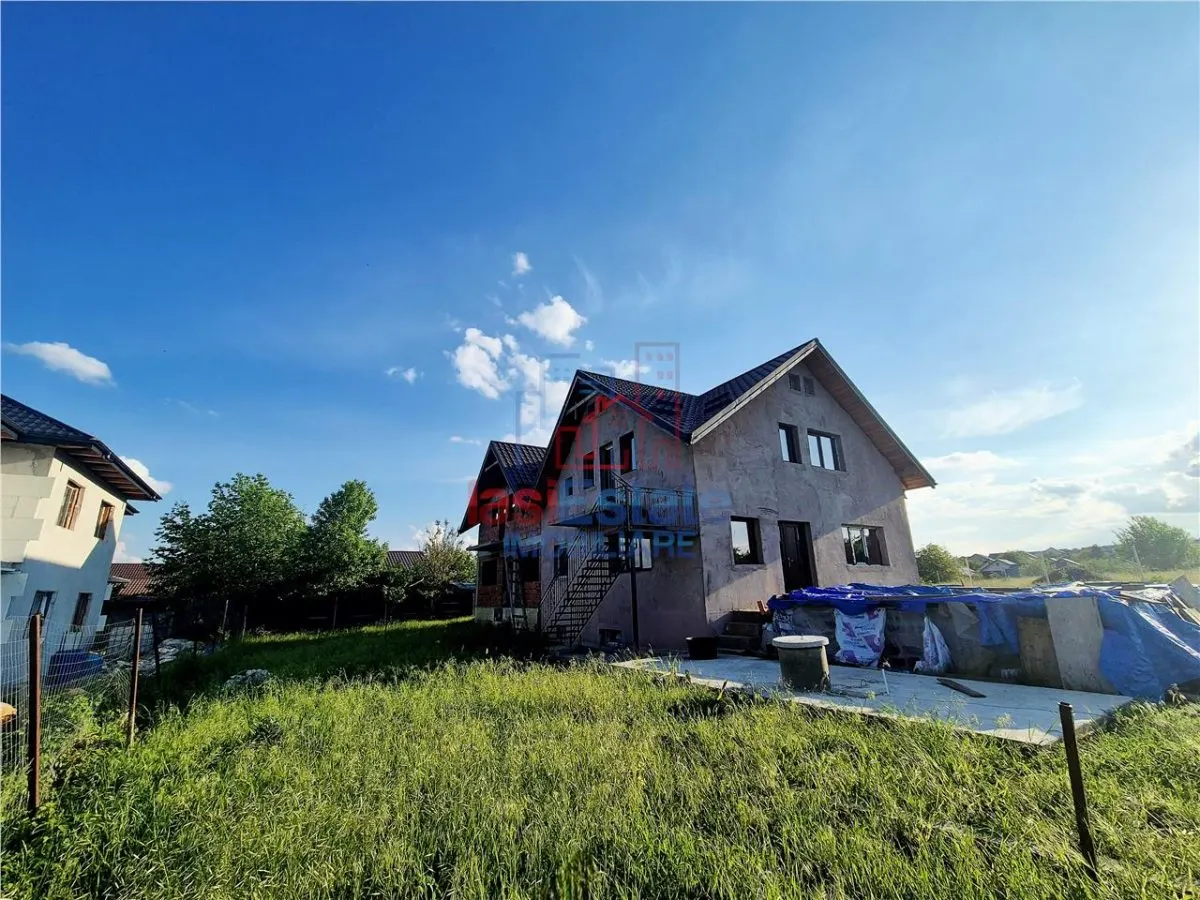 Casa de vanzare cu priveliste frumoasa - foto 1