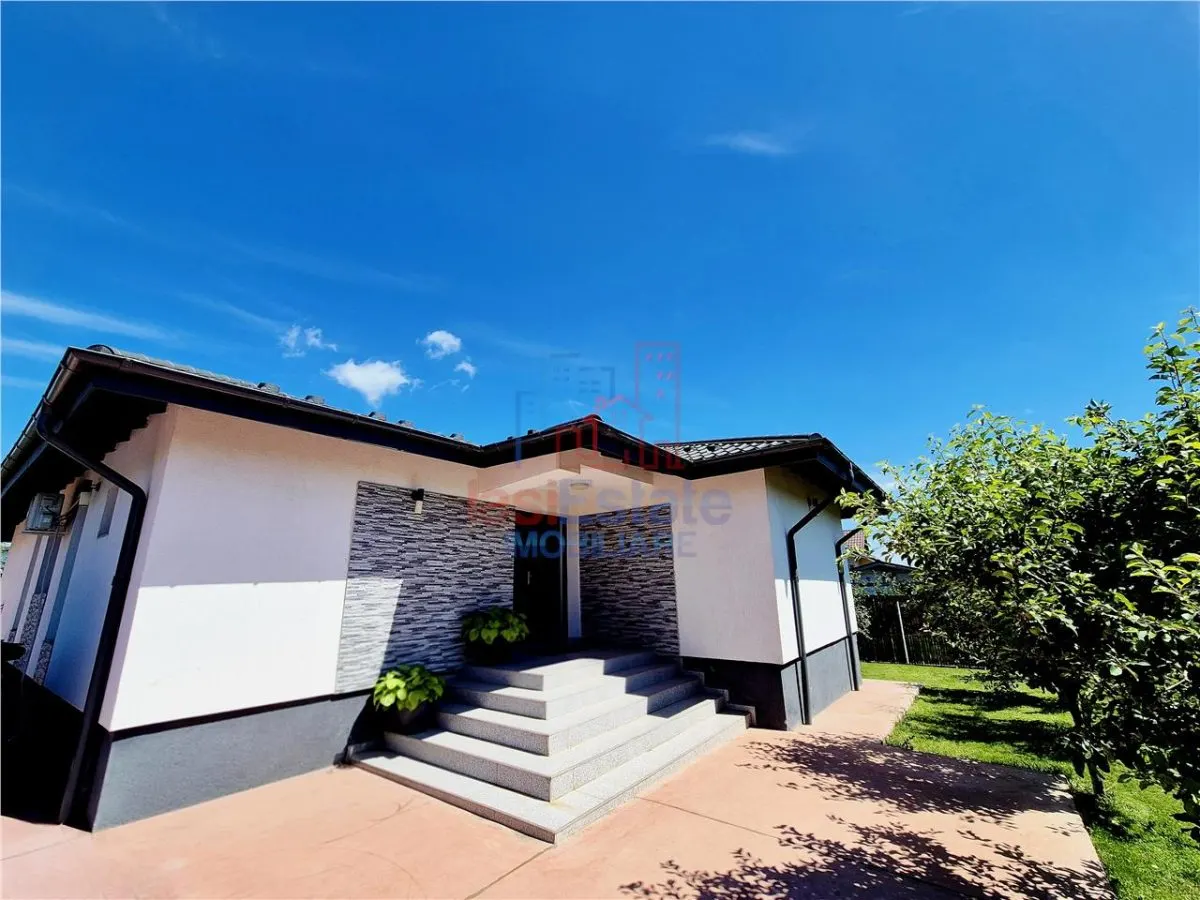 Detached House for Sale in Aroneanu - foto 1