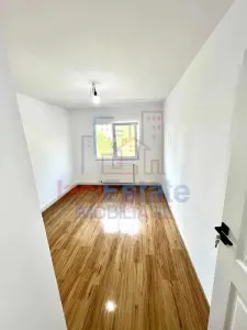Apartament spațios cu 4 camere în Dacia - foto 3