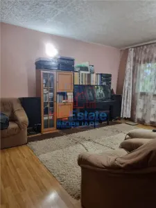 Apartament 4 camere, decomandat, 80 mp, 2 băi zona Nicolina - foto 7