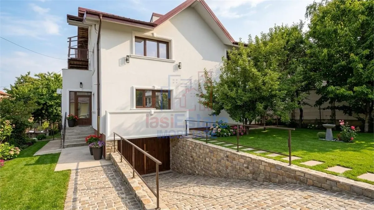 Vila de vanzare in Bucium - Spatioasa, Finisaje Premium - foto 1