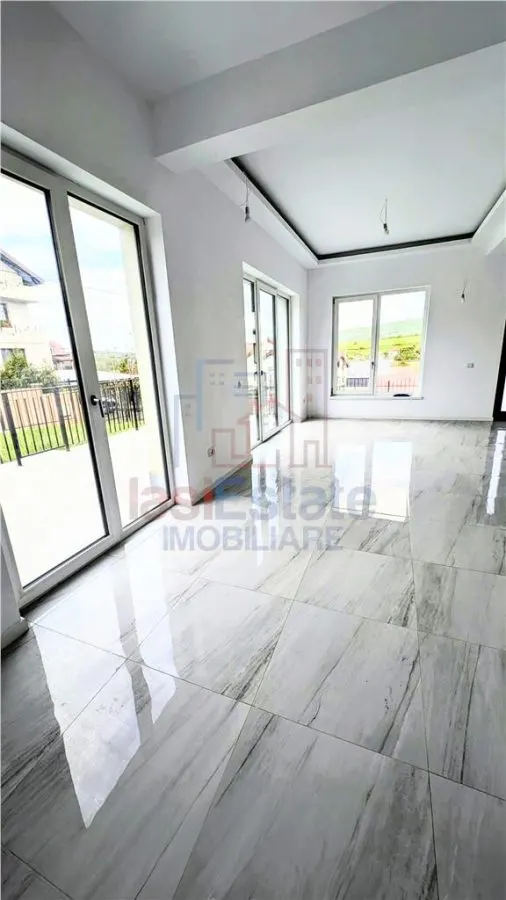 Vila moderna Bucium la pret de apartament - foto 2