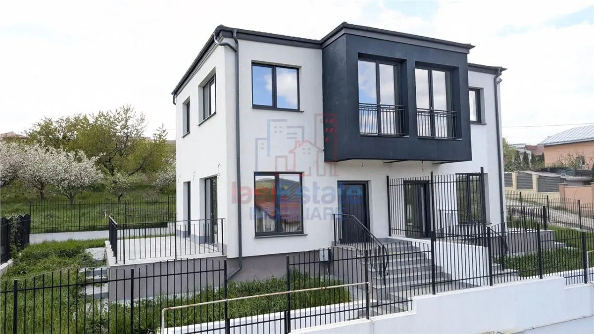 Vila moderna Bucium la pret de apartament - foto 1