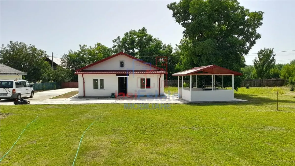 Casa in Bivolari | 2500 mp teren | la 50 km de Iasi - foto 1