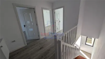 Vila 5 camere Valea Lupului teren 500 mp - foto 5