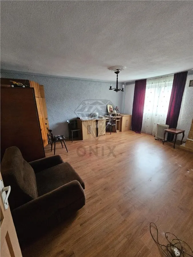 Maison Spacieuse 6 Chambres à Vendre, Maneciu-Ungureni, Prahova – Terrain 551 m² - foto 1