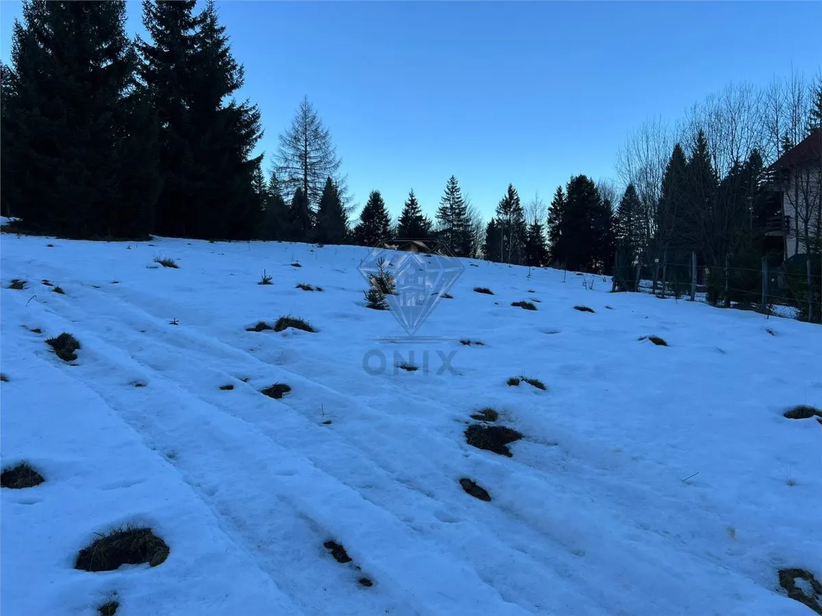 Teren 989 mp pentru investitie majora in Predeal | Deschidere la soseaua principala - foto 3