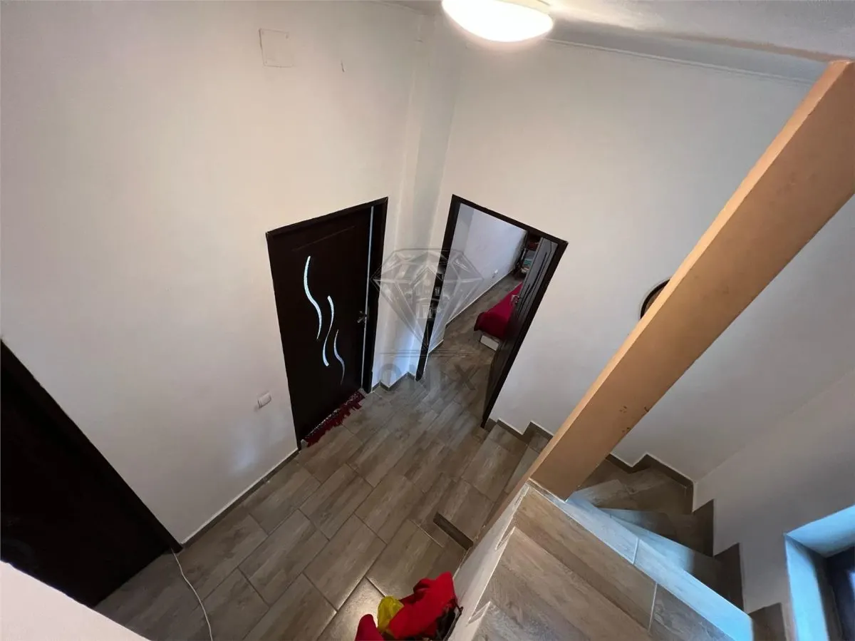 Casa 5 camere Sinaia, P+1, teren 400 mp, 2 fronturi stradale, ideal pensiune - foto 16