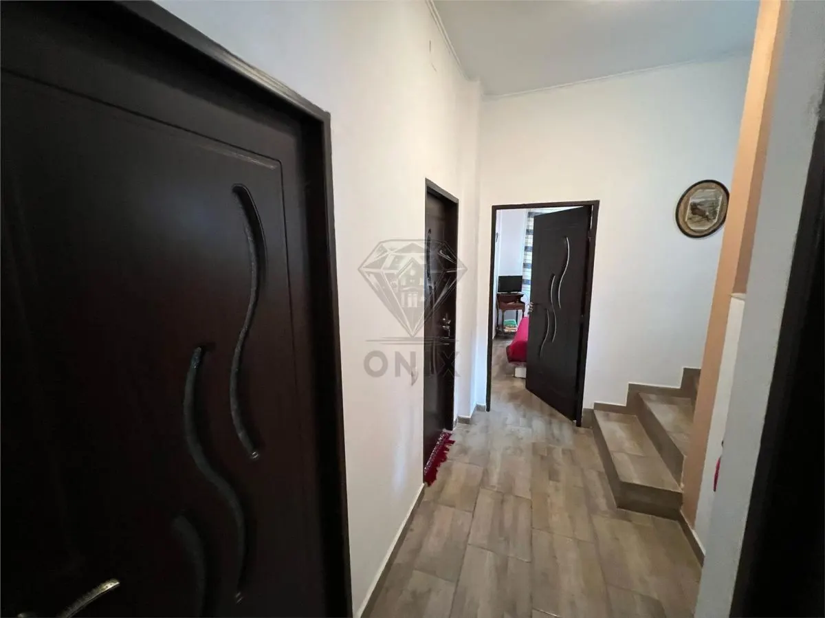 Casa 5 camere Sinaia, P+1, teren 400 mp, 2 fronturi stradale, ideal pensiune - foto 5