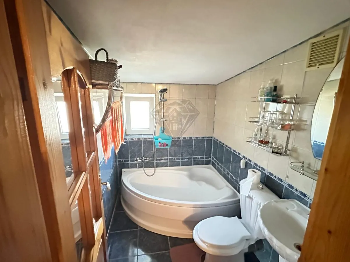 Apartament tip penthouse zona Jetoil Ploiesti - foto 10