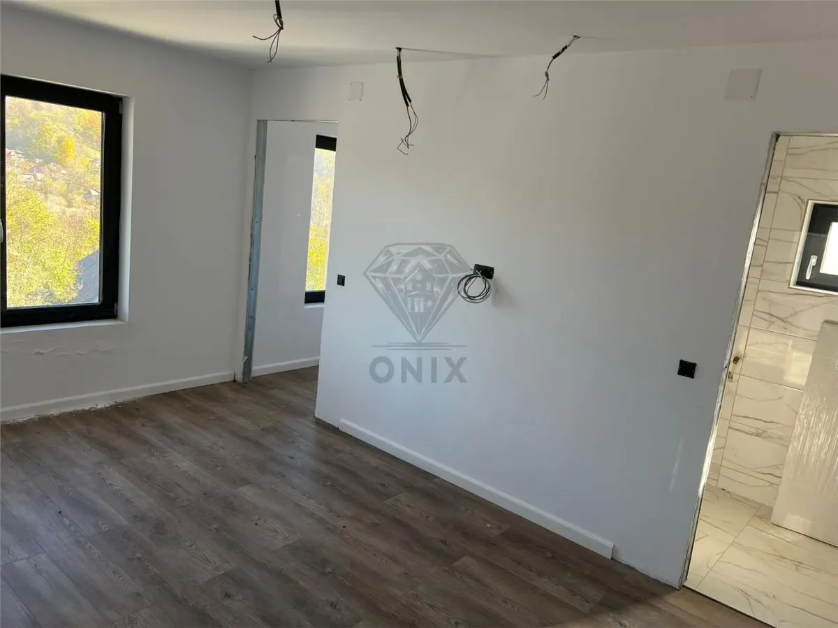 Pensiune noua de vanzare in Slanic Prahova – 400 mp utili, zona centrala, ideala pentru investitie - foto 17