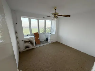 Apartament 3 camere de vanzare Zona Nord Ploiesti – Strada Cameliei, 2 balcoane, etaj 8 - Ploiesti