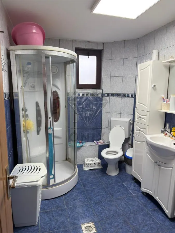 CASA STREJNICU 5 CAMERE - foto 4
