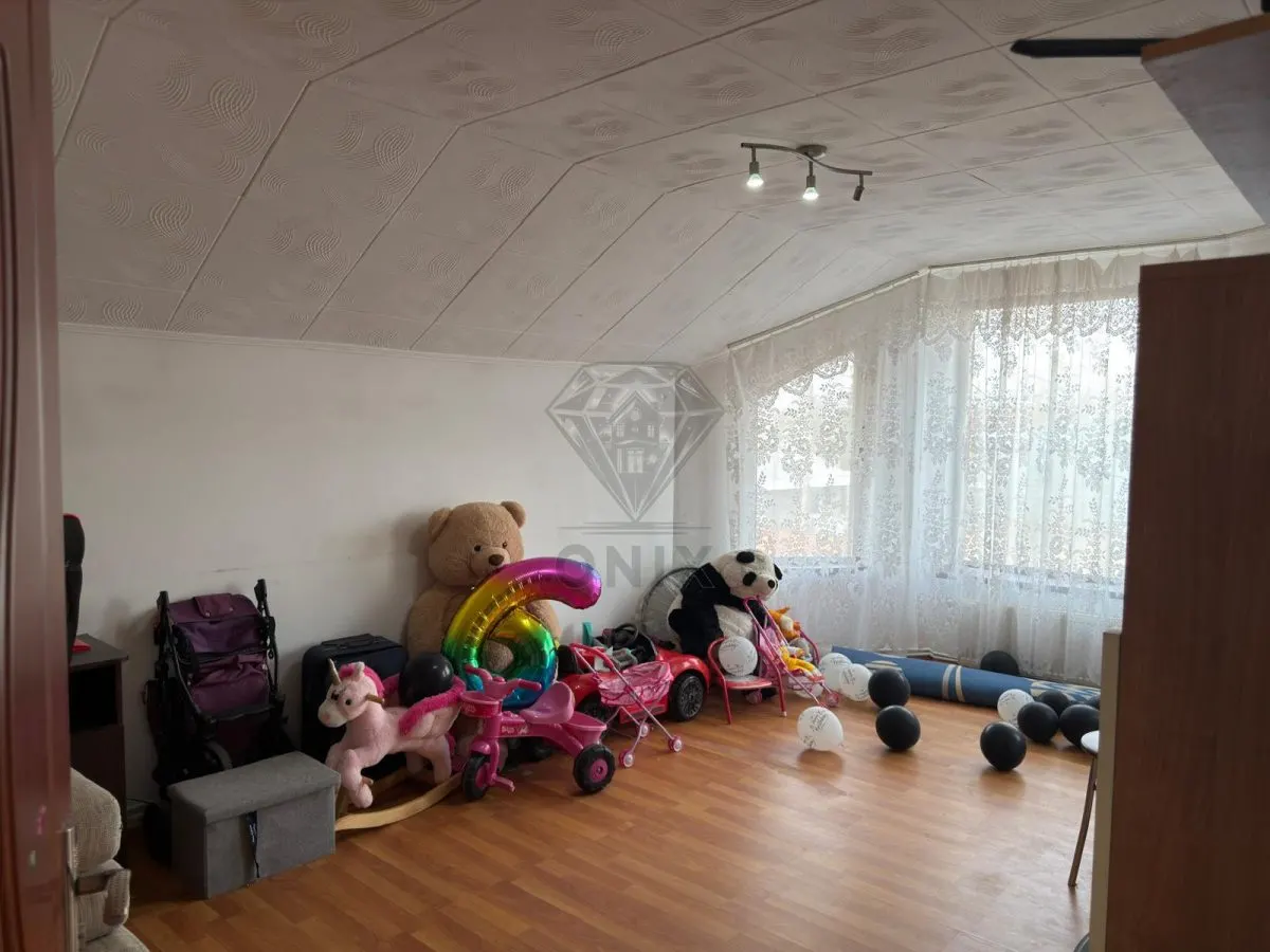 CASA STREJNICU 5 CAMERE - foto 7
