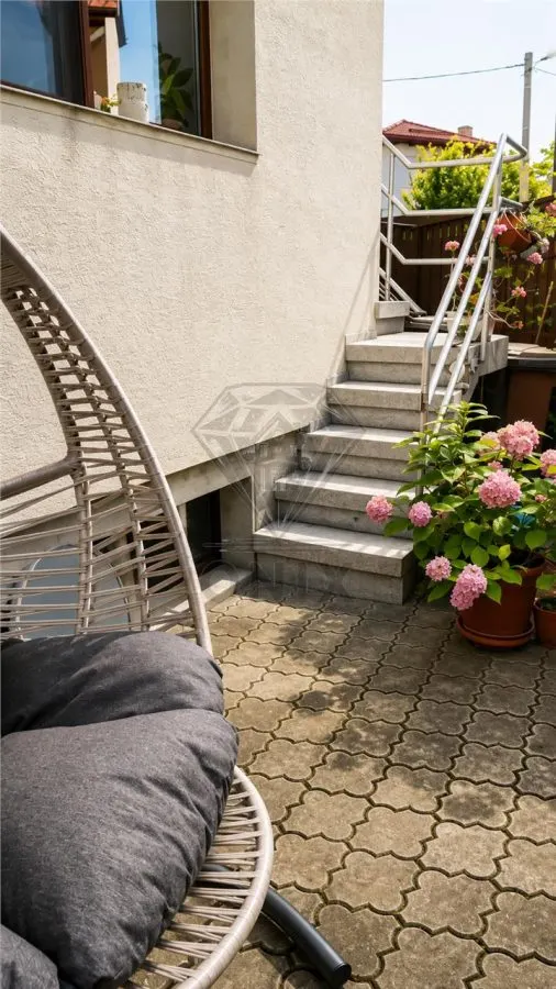 Apartament 3 camere cu curte proprie de vanzare in Ploiesti, Zona Zero - Parter duplex - foto 6