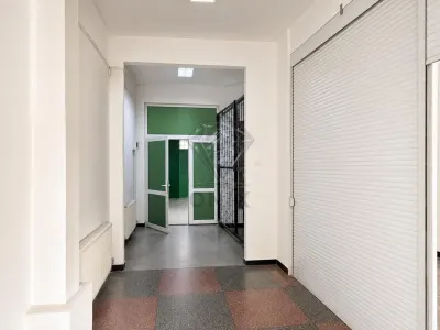 Spatiu Comercial Plopeni Centru 116 mp - Vad Excelent - foto 2