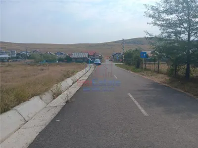 Bogonos Letcani teren 500mp cu Aut De Constr la str asfaltata cu toate utilitatile - foto 3