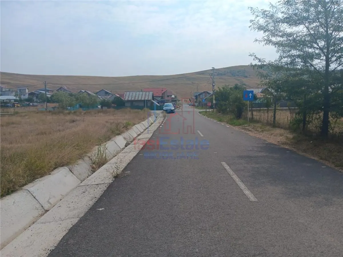 Bogonos Letcani teren 500mp cu Aut De Constr la str asfaltata cu toate utilitatile - foto 3