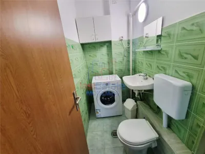 Apartament cu 3 camere decomandat-zona Facultatea de Medicina - foto 7