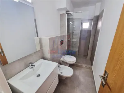 Apartament cu 3 camere decomandat-zona Facultatea de Medicina - foto 8