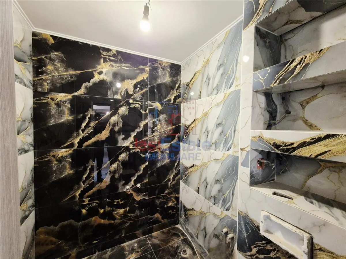 Apartament cu 4 camere de vanzare - foto 5