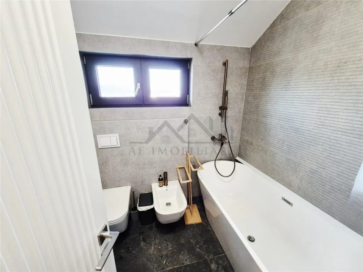 Apartament cu 3 camere, lux cu view frumos - foto 9