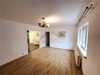 Apartament cu 3 camere de vanzare - Iasi