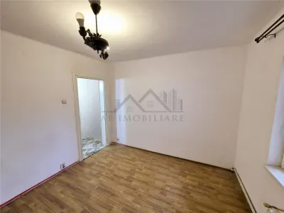 Apartament cu 3 camere de vanzare - foto 5