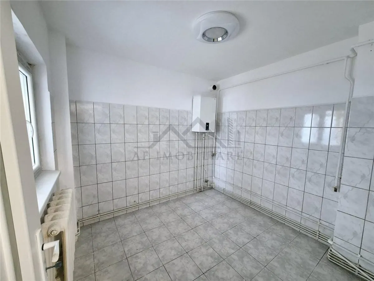 Apartament cu 3 camere de vanzare - foto 7